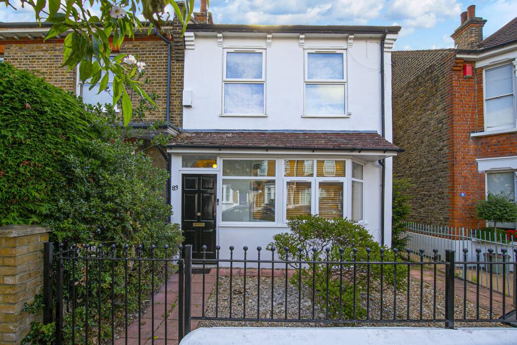 Main image of property: Carnarvon Road, South Woodford, E18