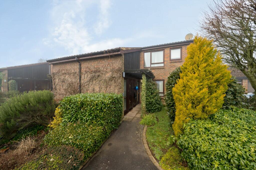 2 bedroom retirement property for sale in Roding Close, Elmbridge