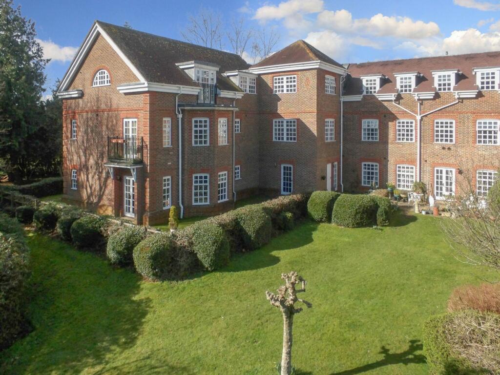 2 bedroom retirement property for sale in Ravens Court, Castle Village