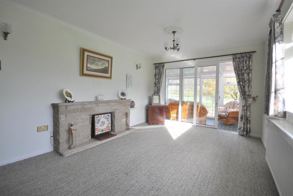 3 bedroom detached bungalow for sale in Llangurig, Llanidloes, SY18