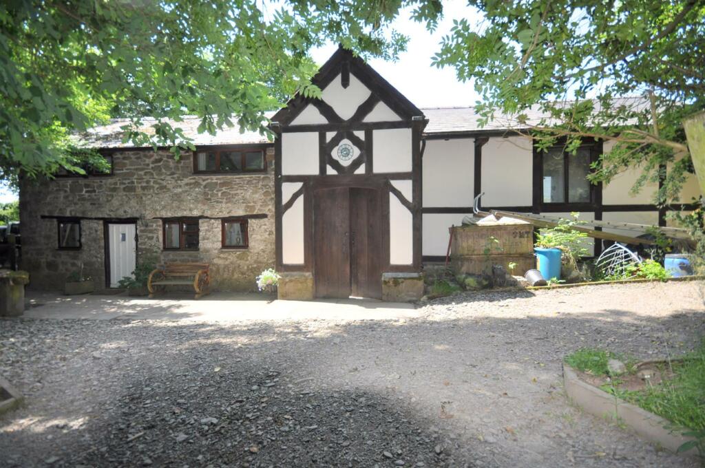 4 bedroom detached house for sale in Nant Glas, Llandrindod Wells, LD1