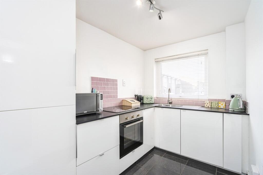 Additional property image - Hardwicke Place, London Colney, ST. ALBANS