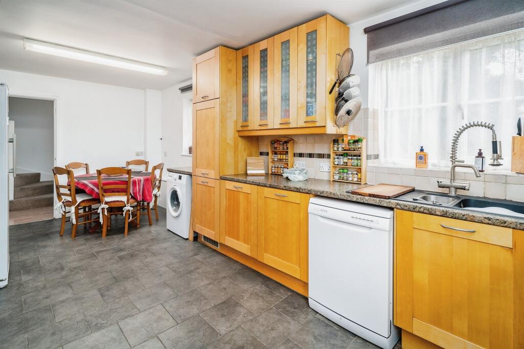 Additional property image - Colney Heath Lane, ST. ALBANS