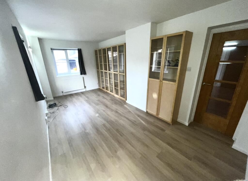 Additional property image - Colney Heath Lane, ST. ALBANS