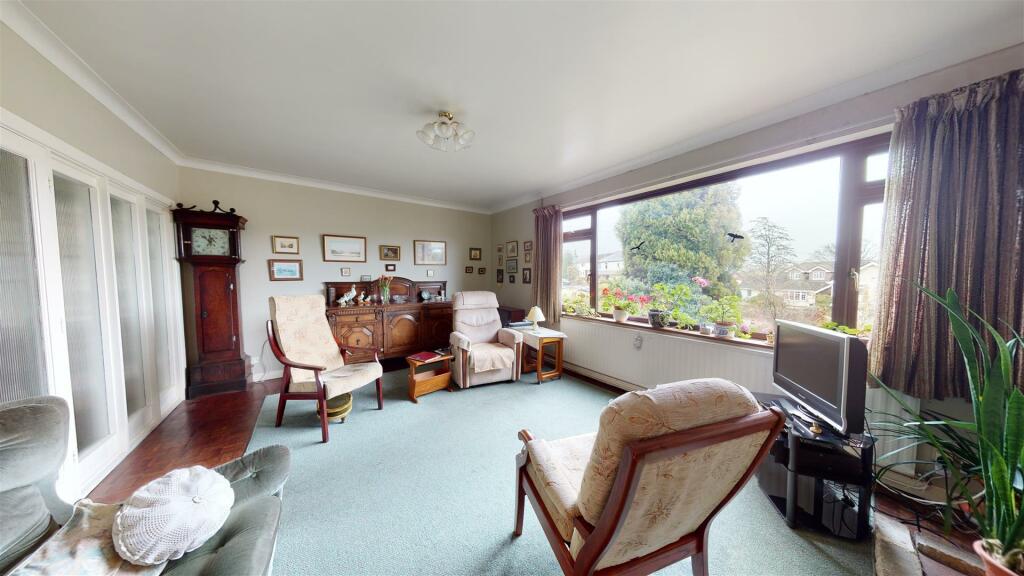 3 bedroom detached house for sale in Broadway, Llanblethian, Cowbridge