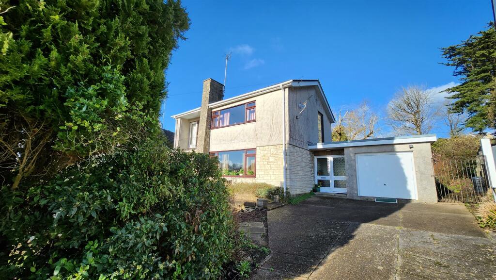 3 bedroom detached house for sale in Broadway, Llanblethian, Cowbridge