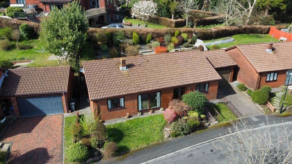 3 bedroom detached bungalow for sale in Kings Ride, Dinas Powys, CF64