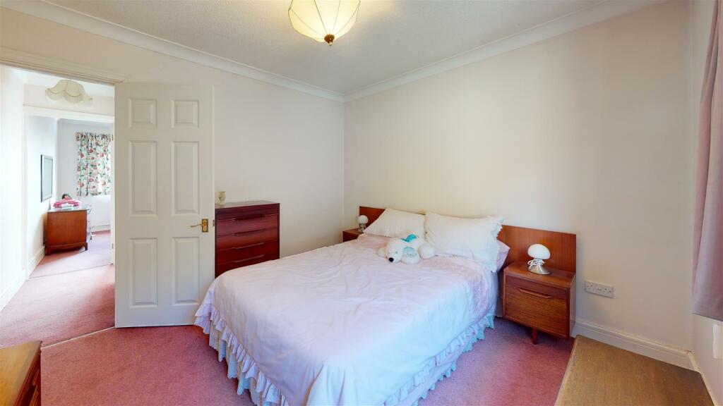 3 bedroom detached bungalow for sale in Kings Ride, Dinas Powys, CF64