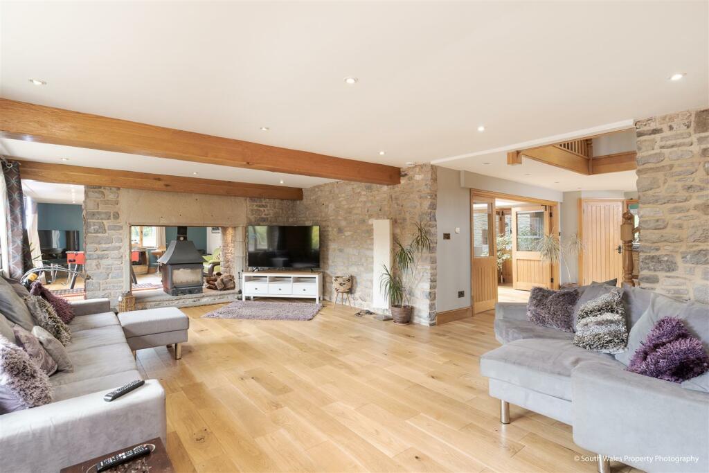 6 bedroom detached house for sale in Abbey Road, Ewenny, Bridgend, CF35