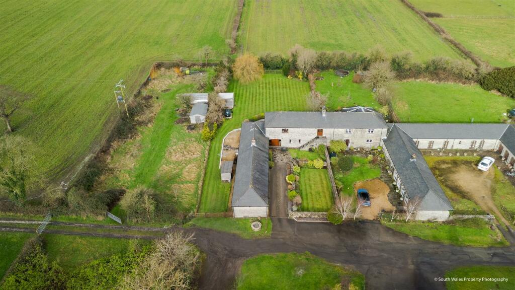 Equestrian facility for sale in Cwm Ciddy Lane, Barry, Vale of