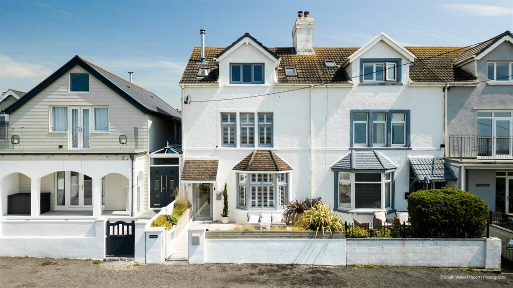 5 bedroom town house for sale in The Fields, Southerndown, Bridgend, CF32