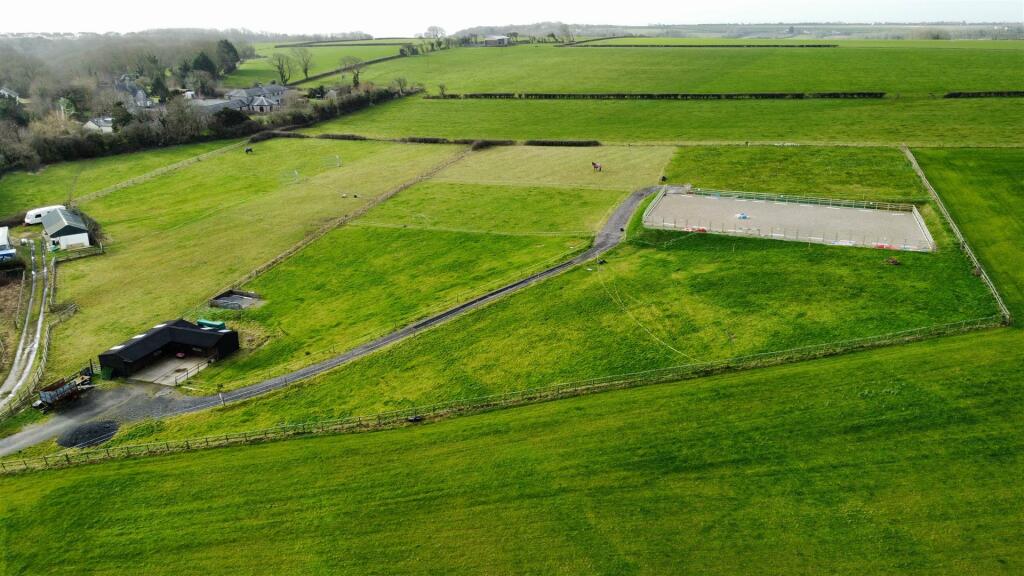 Additional property image - Cwm Ciddy Lane, Barry