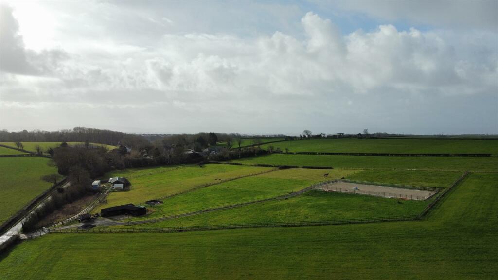 Additional property image - Cwm Ciddy Lane, Barry