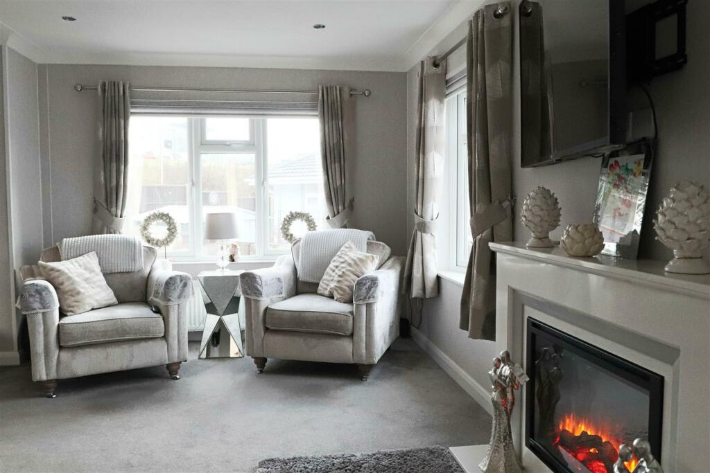 Additional property image - Pont Pentre Park, Upper Boat, Pontypridd