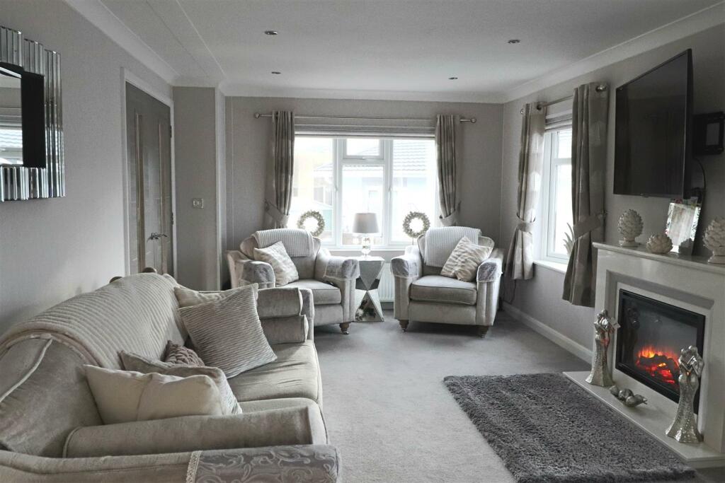 Additional property image - Pont Pentre Park, Upper Boat, Pontypridd