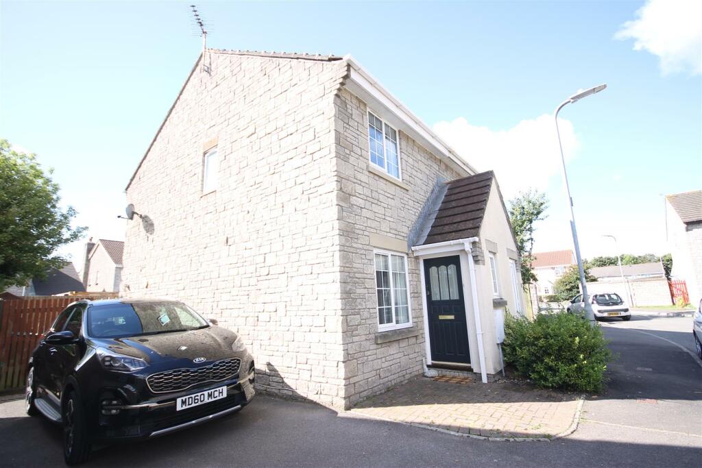 2 bedroom semi-detached house for rent in Heol Y Fro, Llantwit Major, CF61