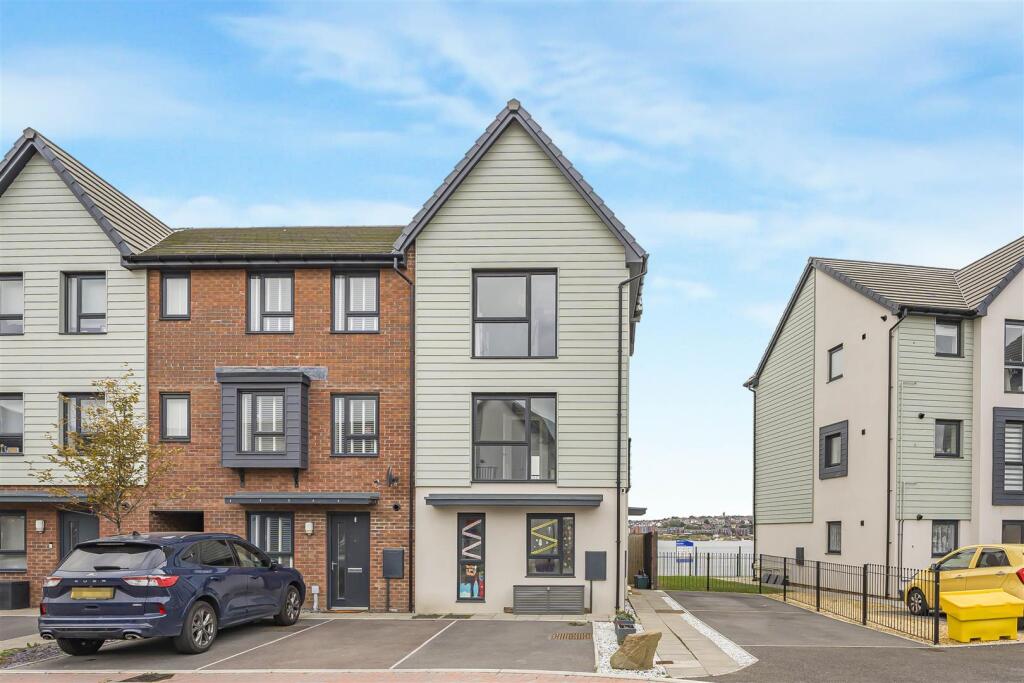 Main image of property: Ffordd Wallace, Barry
