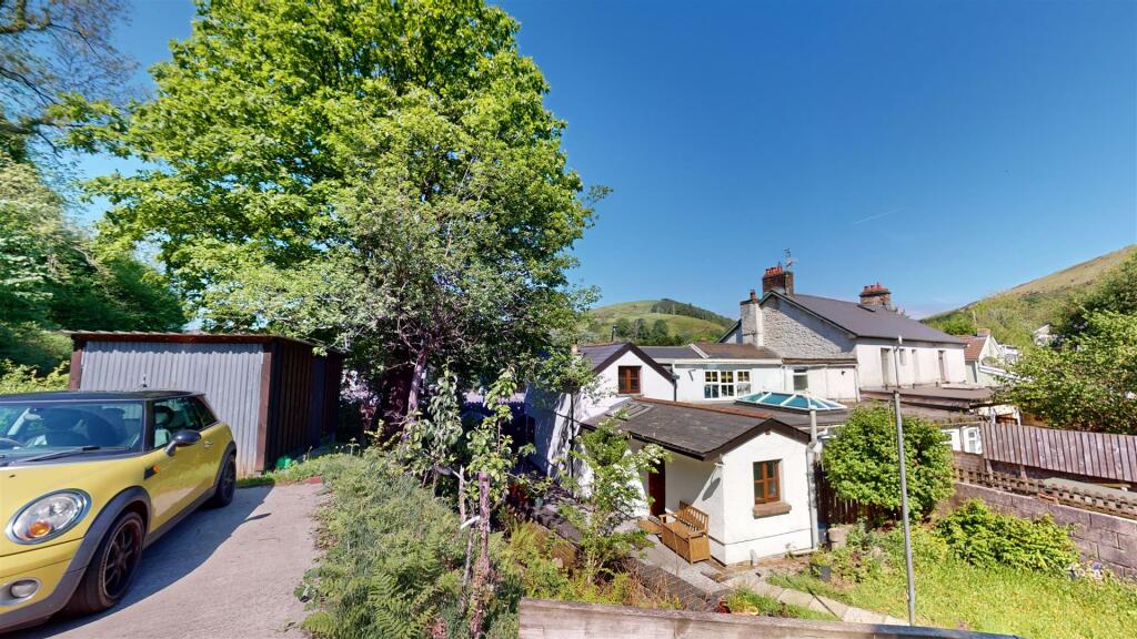 2 bedroom cottage for sale in Llangeinor, Bridgend, CF32