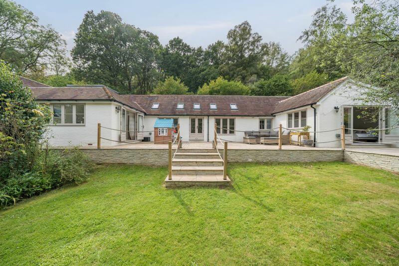 3 bedroom detached house for sale in Whitmore Vale, Grayshott, GU26