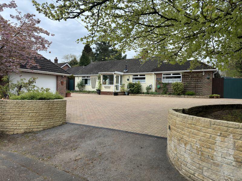 3 bedroom bungalow for sale in Stonehill Road, Headley Down, GU35