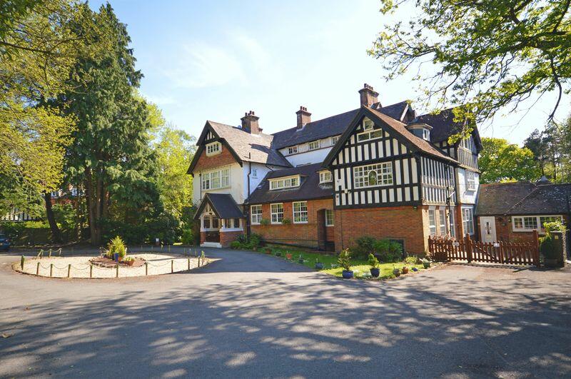 1 bedroom flat for rent in Tower Road, Hindhead, GU26