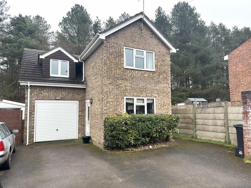 3 bedroom detached house for sale in Maple Way, Headley Down, GU35