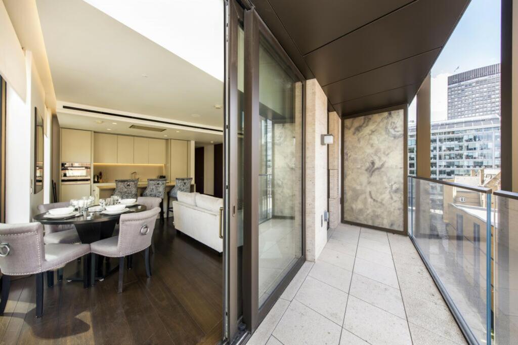 Main image of property: Kings Gate Walk, London, SW1E