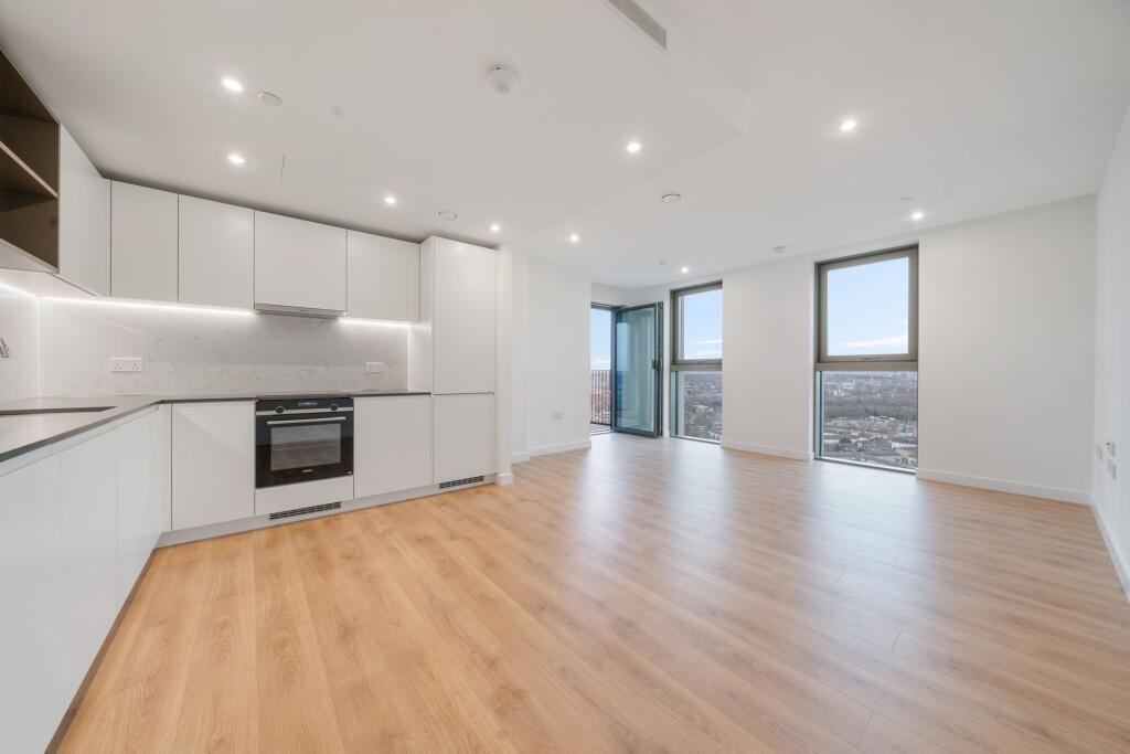 Main image of property: Marsh Wall, London E14