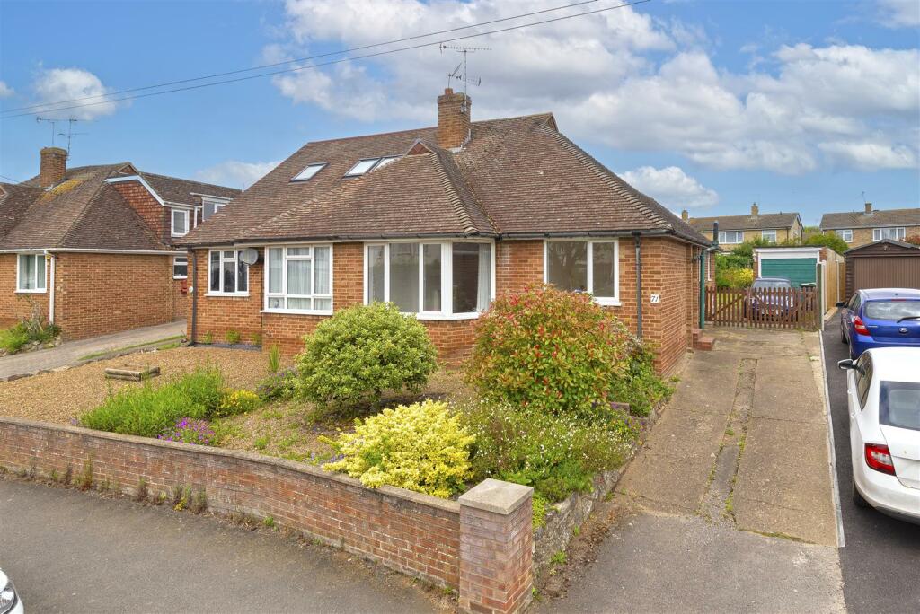 3 bedroom bungalow for sale in Old Road, East Peckham, Tonbridge, TN12