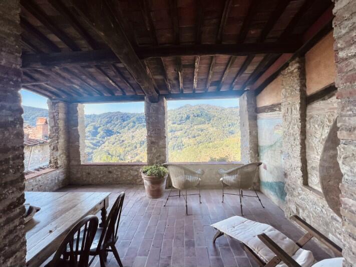 2 bedroom Terraced house for sale in Borgo a Mozzano, Lucca...