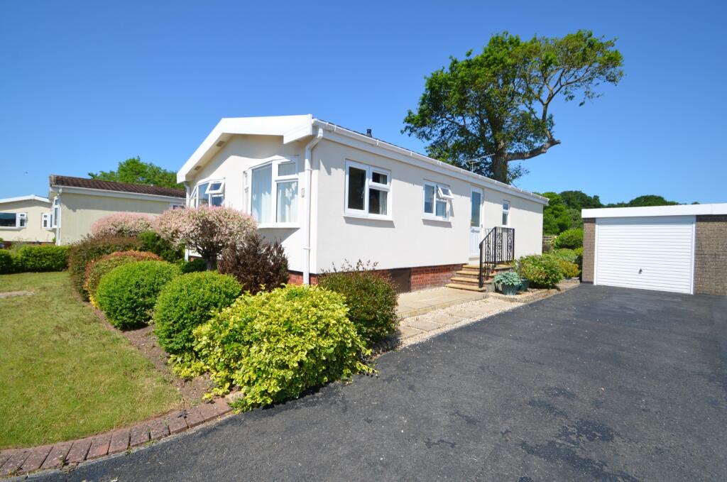 2 bedroom park home for sale in Meadow Close, Cat & Fiddle Park, Clyst St Mary, Exeter, EX5