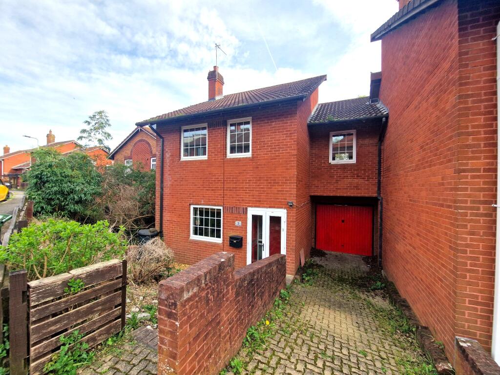 3 bedroom semi-detached house for sale in Foxtor Road, Exeter, EX4