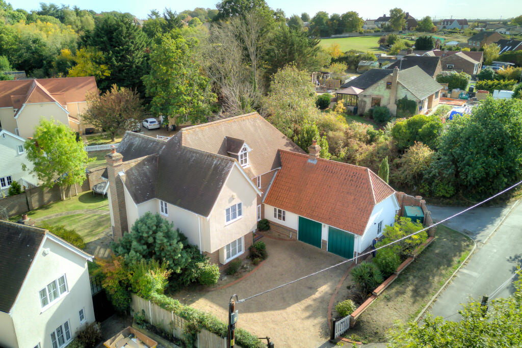 5 bedroom detached house for sale in Ferry Road, Fingringhoe