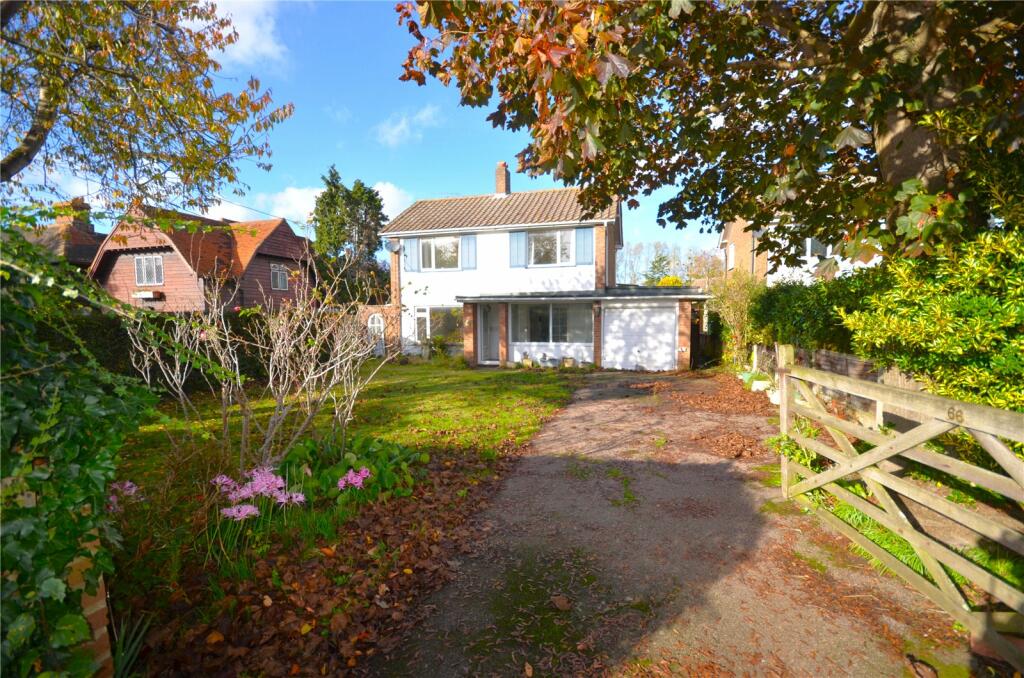 4 bedroom detached house for sale in Firs Road, West Mersea, Colchester