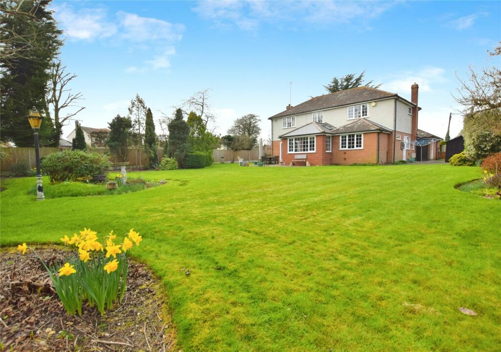 4 bedroom detached house for sale in Ballast Quay Road, Fingringhoe