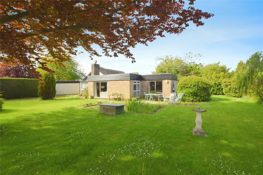 3 bedroom bungalow for sale in South Green Road, Fingringhoe