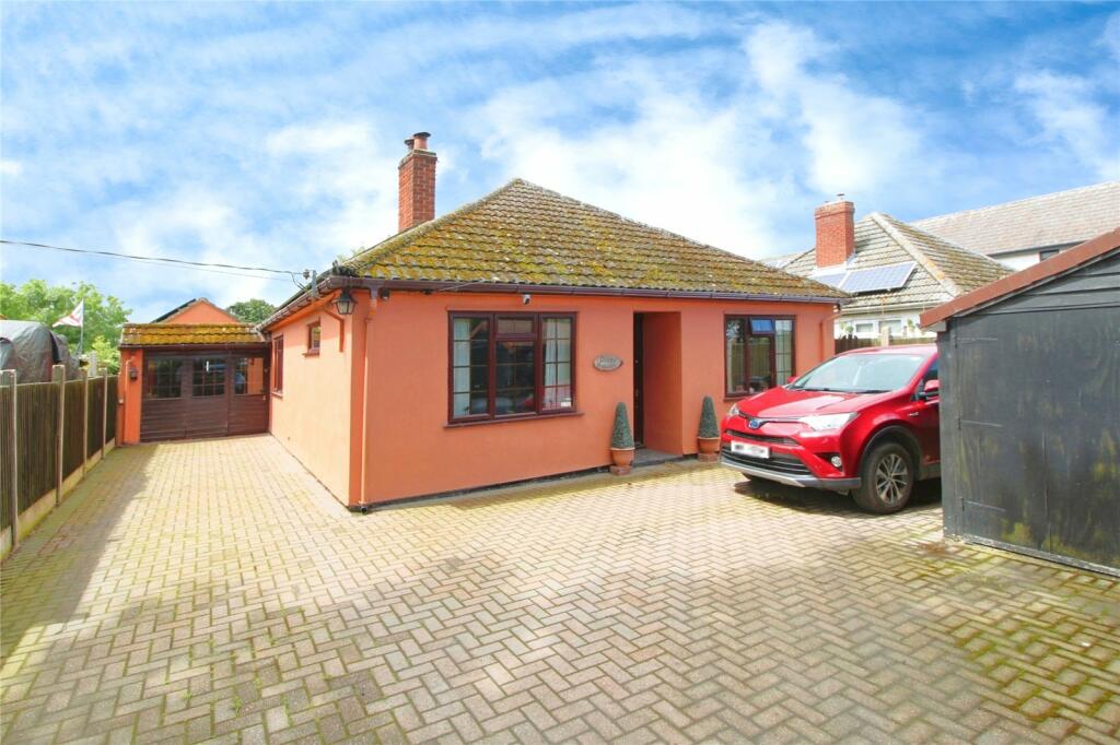 3 bedroom bungalow for sale in Pilcox Hall Lane, Tendring, Clactonon