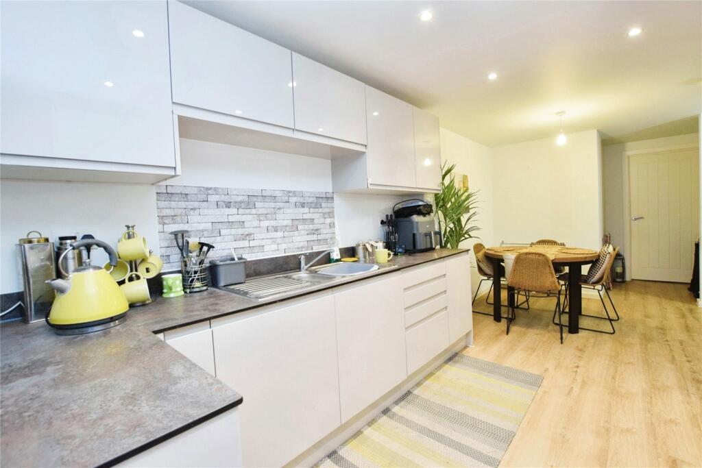 Additional property image - Castle Court, Colchester, Essex, CO1