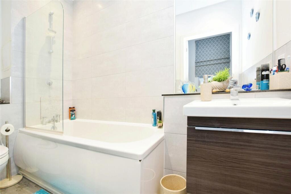 Additional property image - Castle Court, Colchester, Essex, CO1
