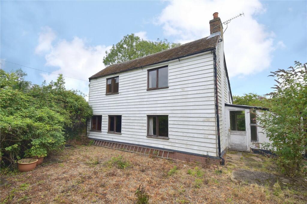 2 bedroom detached house for sale in Westerfield Lane, Tuddenham