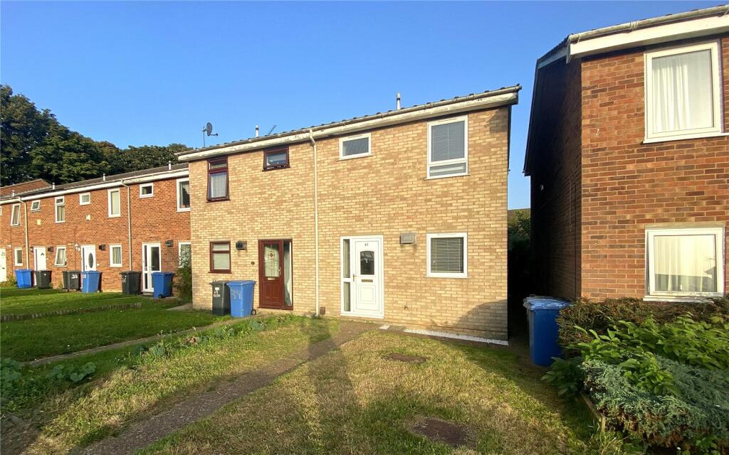 2 bedroom semidetached house for sale in Milnrow, Ipswich, Suffolk, IP2