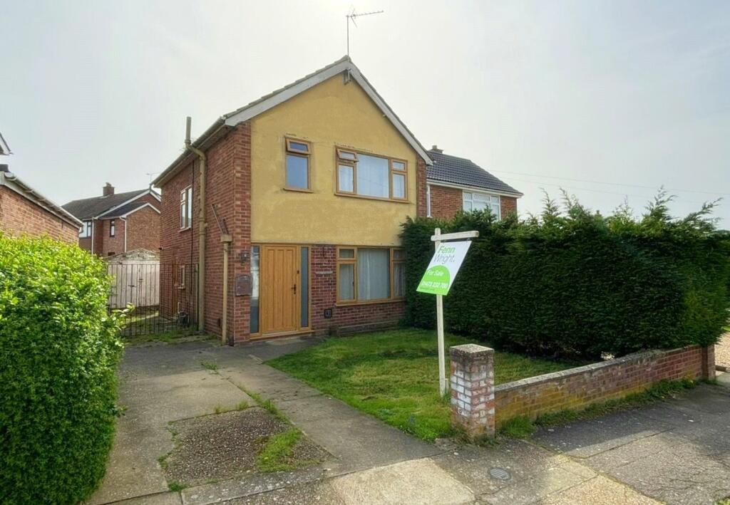 3 bedroom semi-detached house for sale in Aldercroft Road, Ipswich, Suffolk, IP1