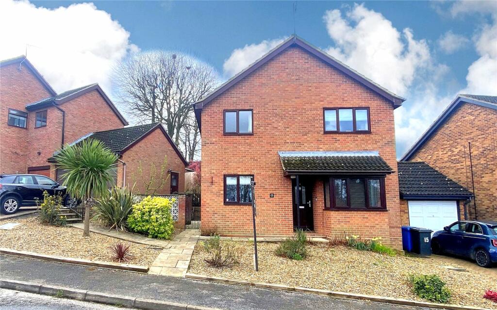 4 bedroom detached house for sale in Grantham Crescent, Ipswich, Suffolk, IP2
