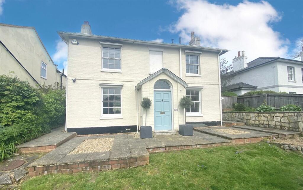 5 bedroom detached house for sale in Woodbridge Road, Ipswich, Suffolk, IP4