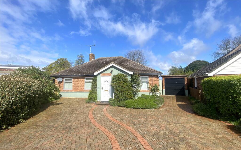 2 bedroom bungalow for sale in Bromeswell Road, Ipswich, Suffolk, IP4