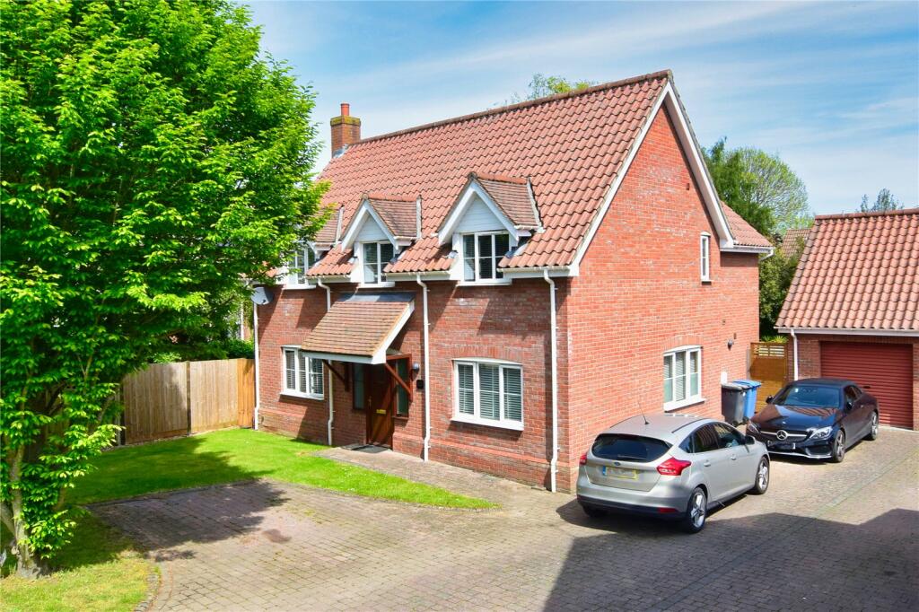 4 bedroom detached house for sale in The Street, Burstall, Ipswich