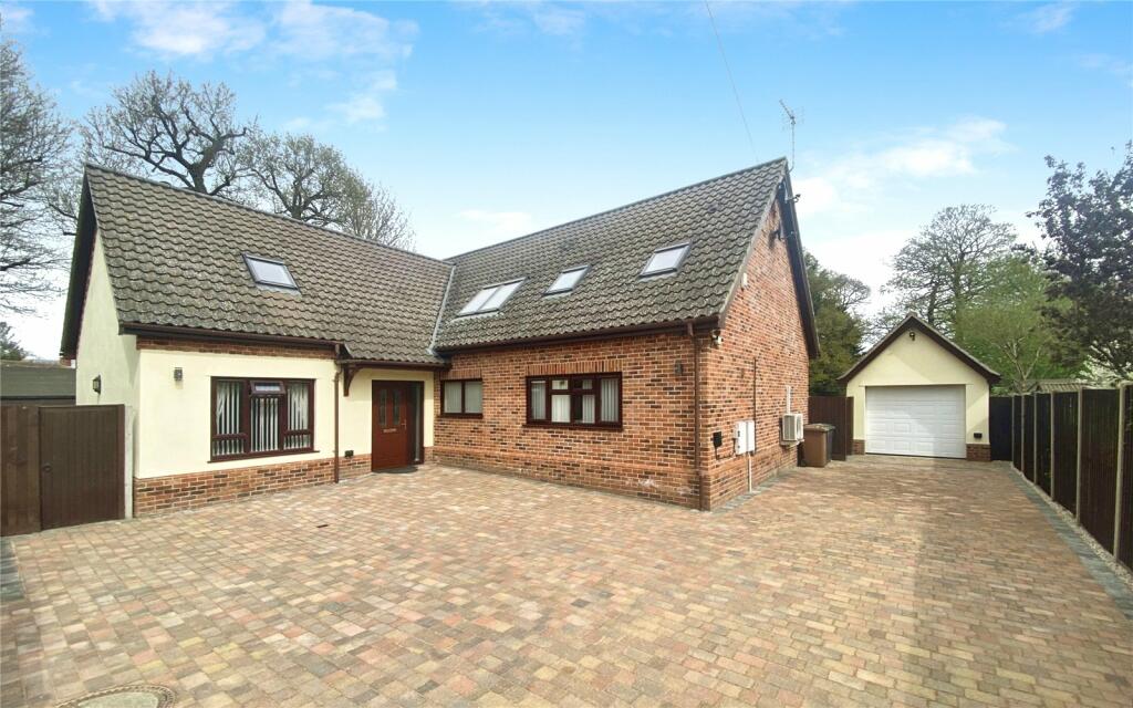 4 bedroom detached house for sale in The Street, Bramford, Ipswich, IP8