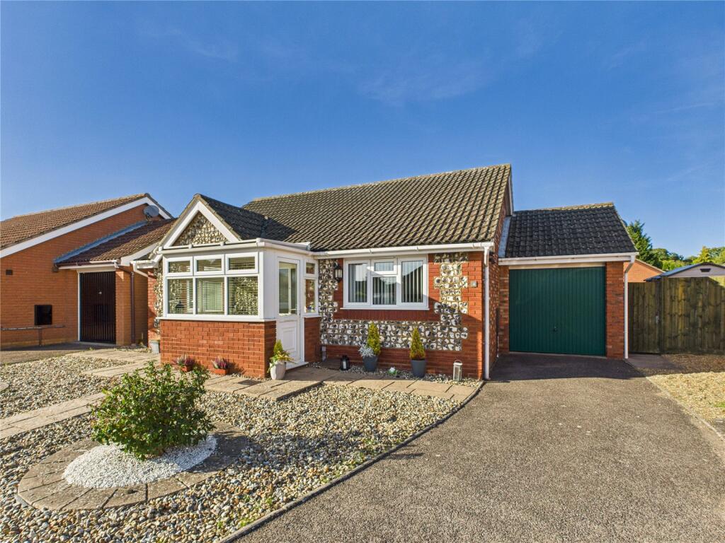 Main image of property: Howards Way, Kesgrave, Ipswich, Suffolk, IP5