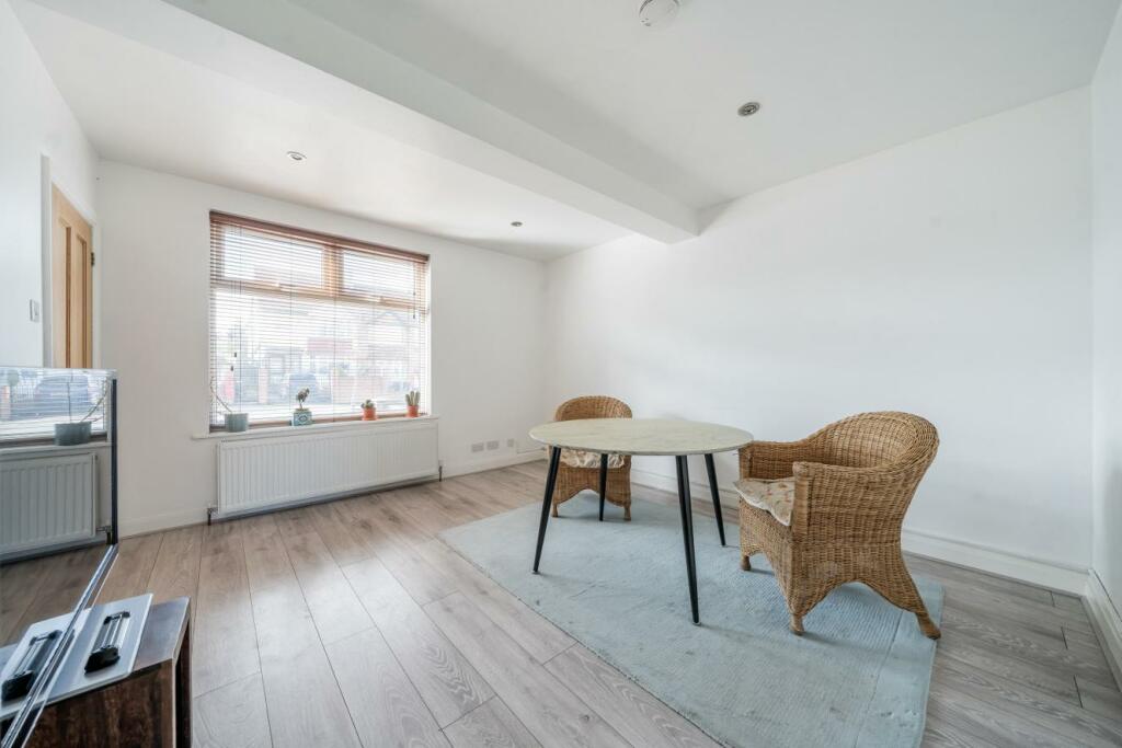 2 bedroom end of terrace house for sale in Greenford Avenue, Hanwell, W7