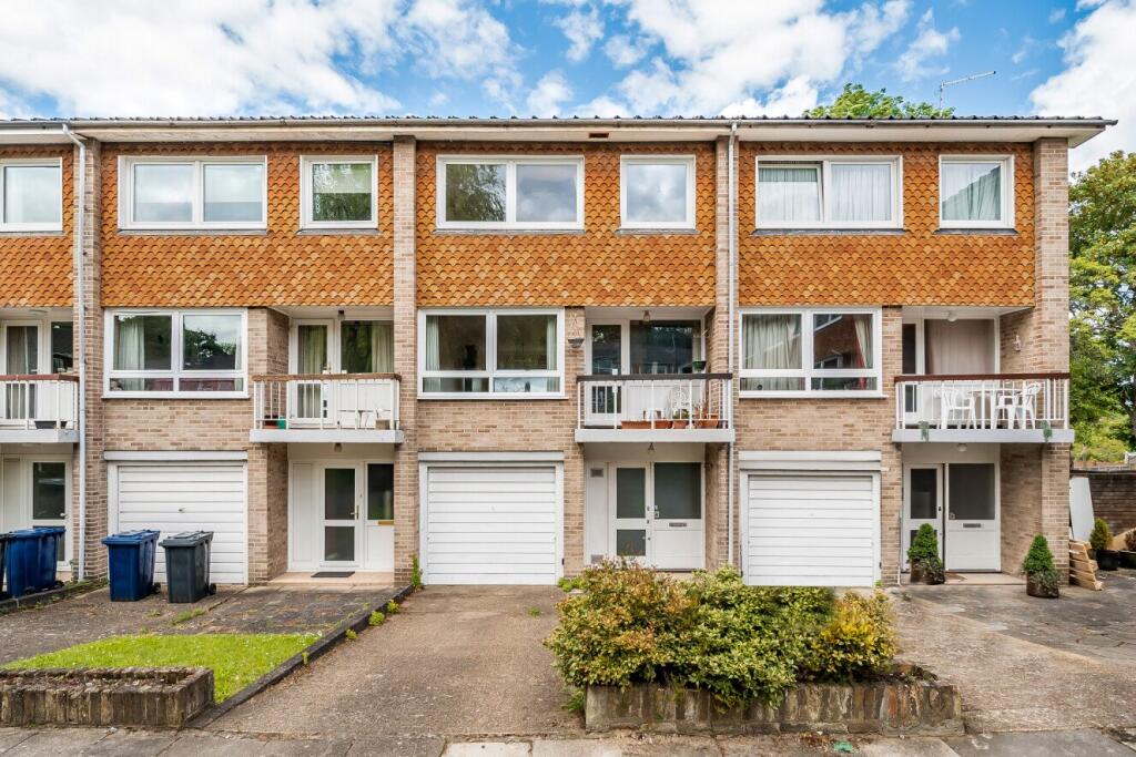 Main image of property: Park Gate, Mount Avenue, Ealing, London, W5